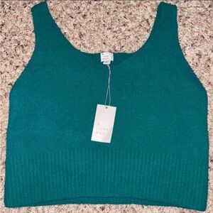 NWT (L) Women’s Green Tank Top